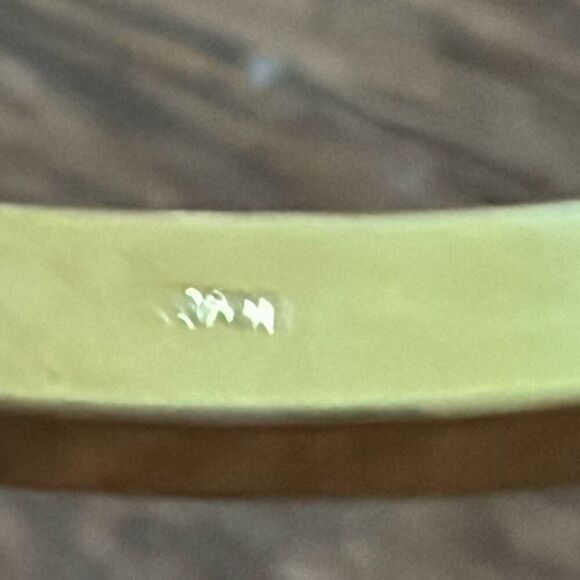 New old stock w/box Vtg Avon Bangle Rhinestone Bracelet Gold Tone 1980s - Picture 8 of 9